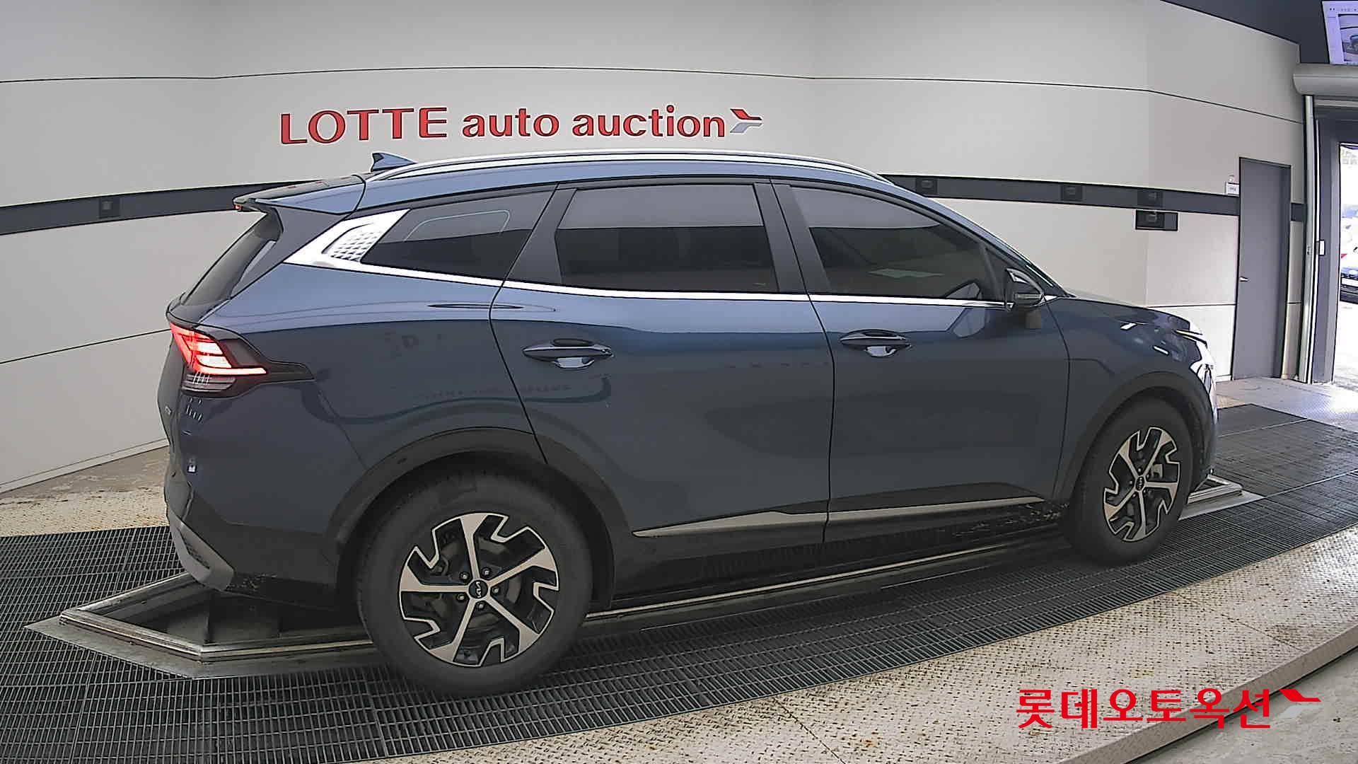 2023 - kia sportage