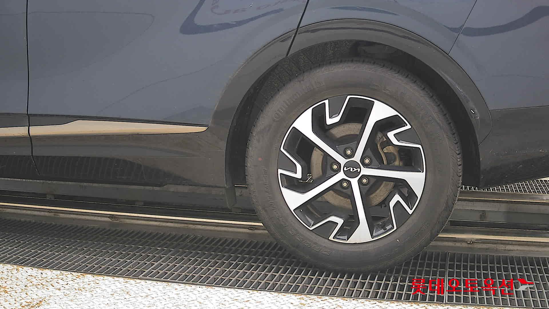 2023 - kia sportage