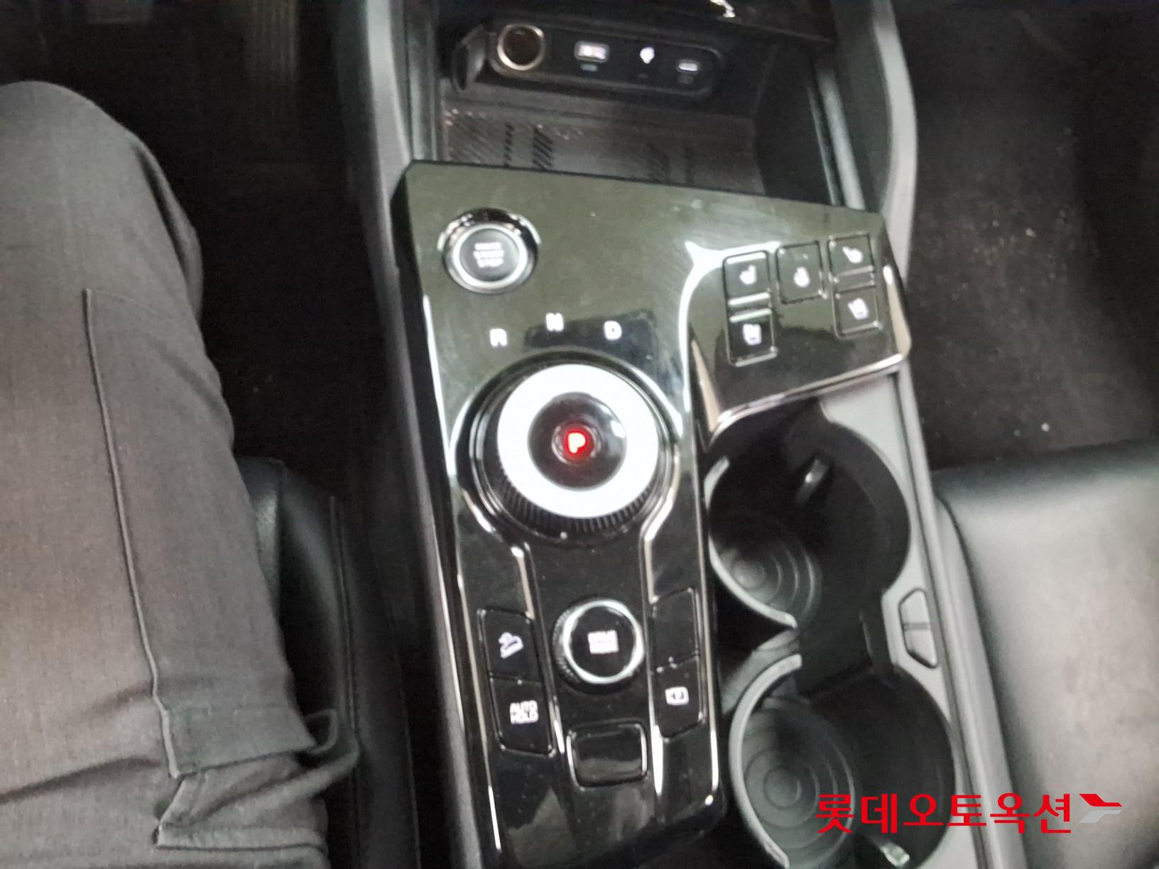2023 - kia sportage