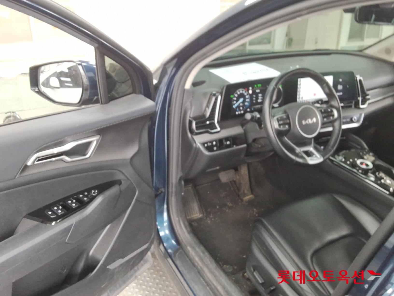 2023 - kia sportage