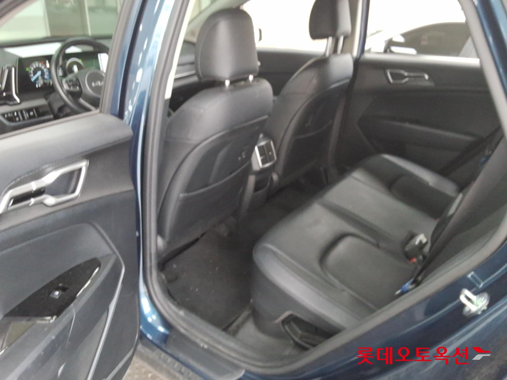 2023 - kia sportage