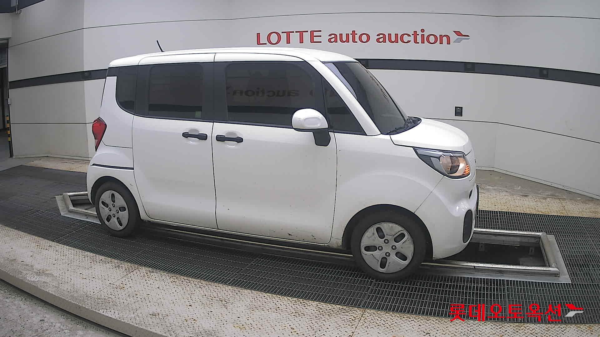 2022 - kia ray