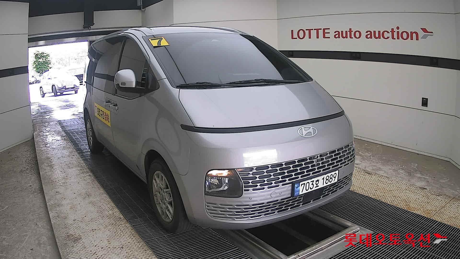 2025 - hyundai staria