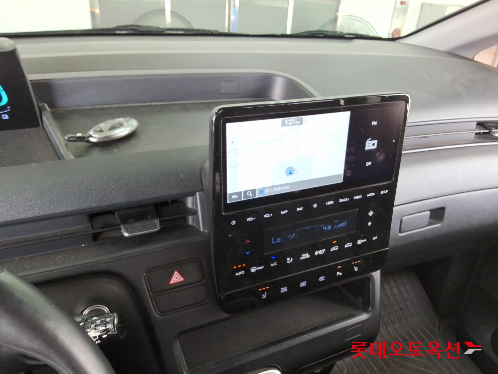 2025 - hyundai staria