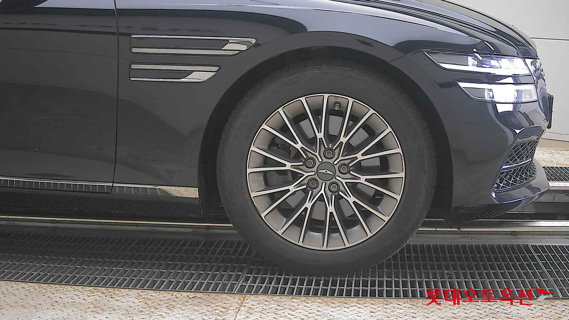 2021 - genesis g80