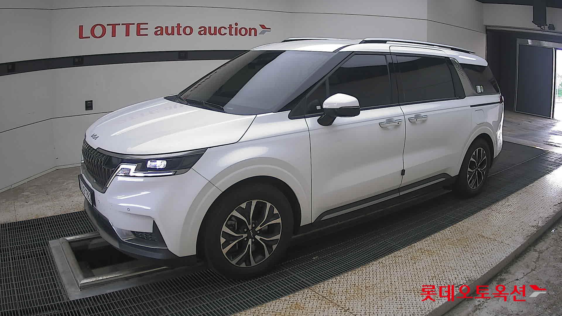 2023 - kia carnival