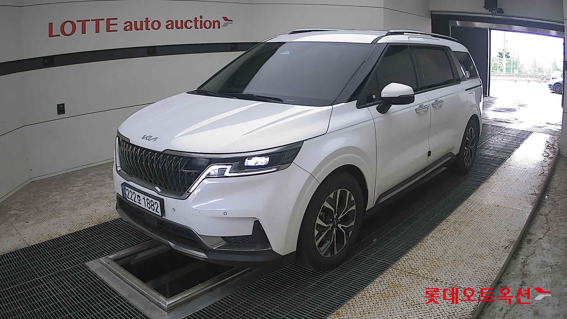 2023 - kia carnival