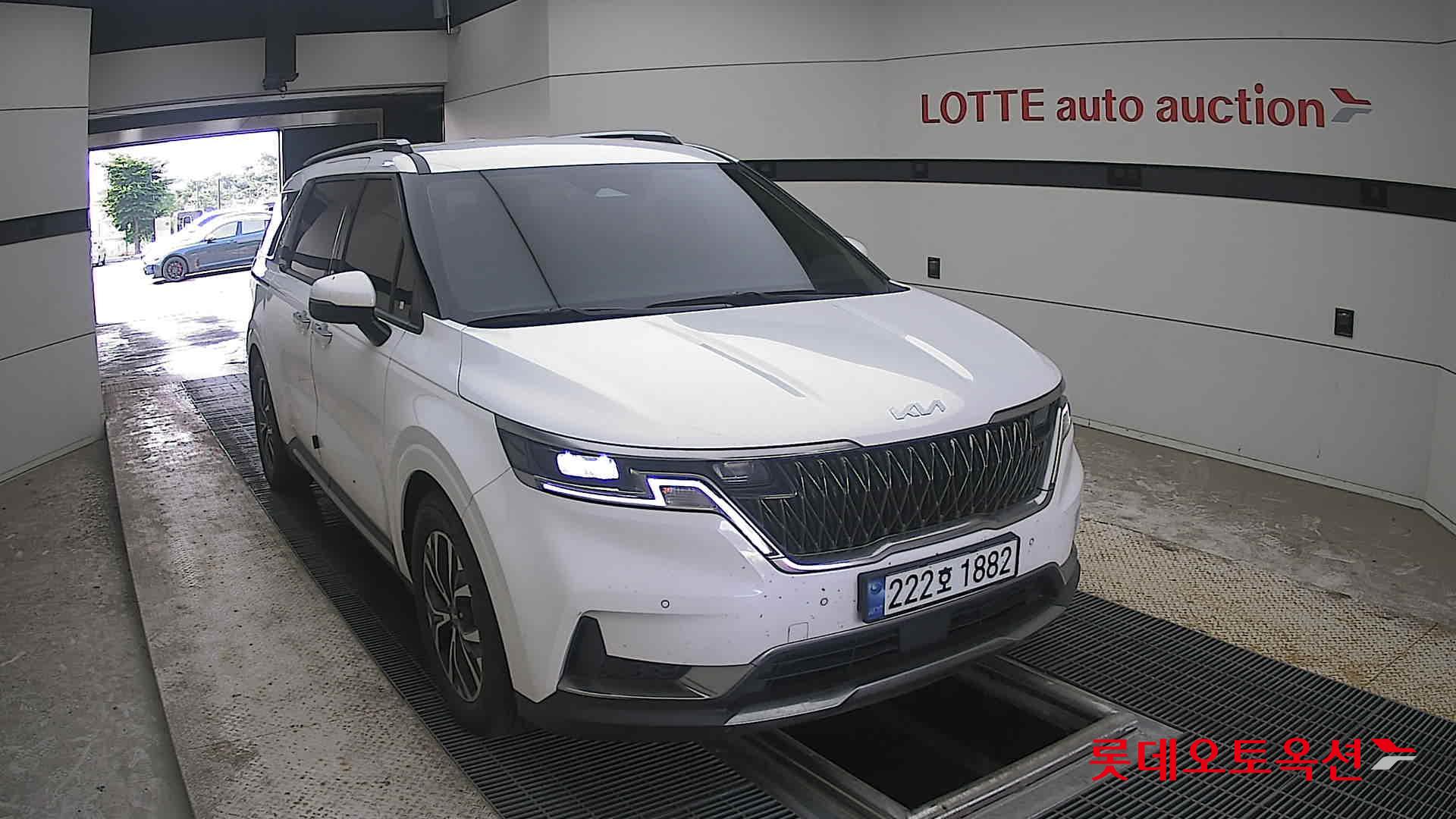 2023 - kia carnival