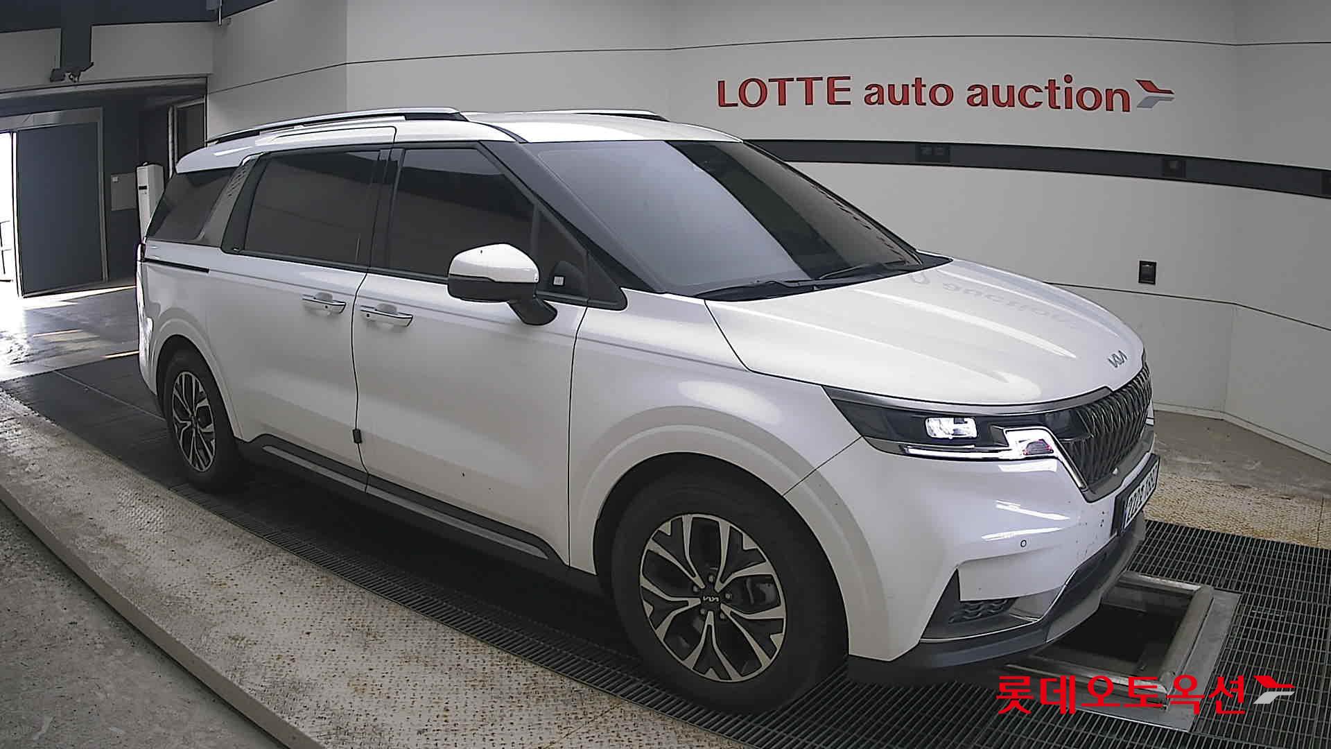 2023 - kia carnival