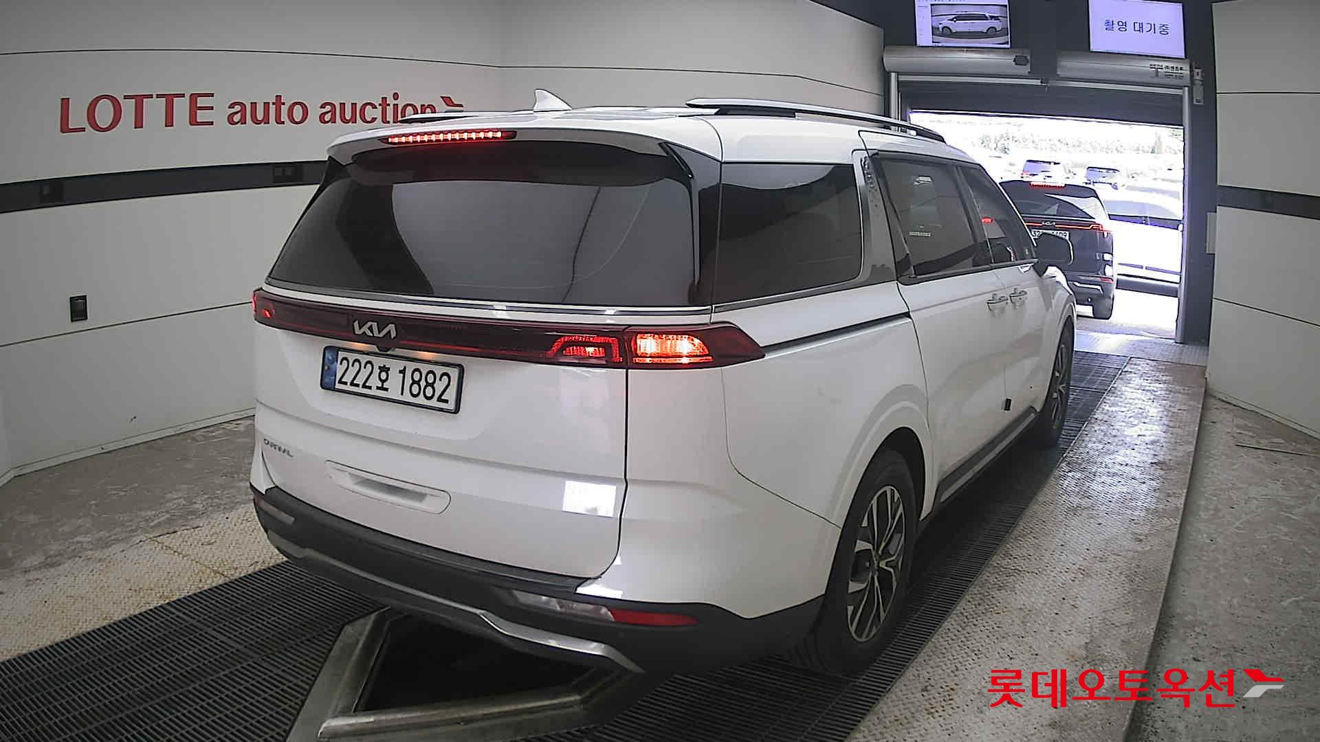 2023 - kia carnival