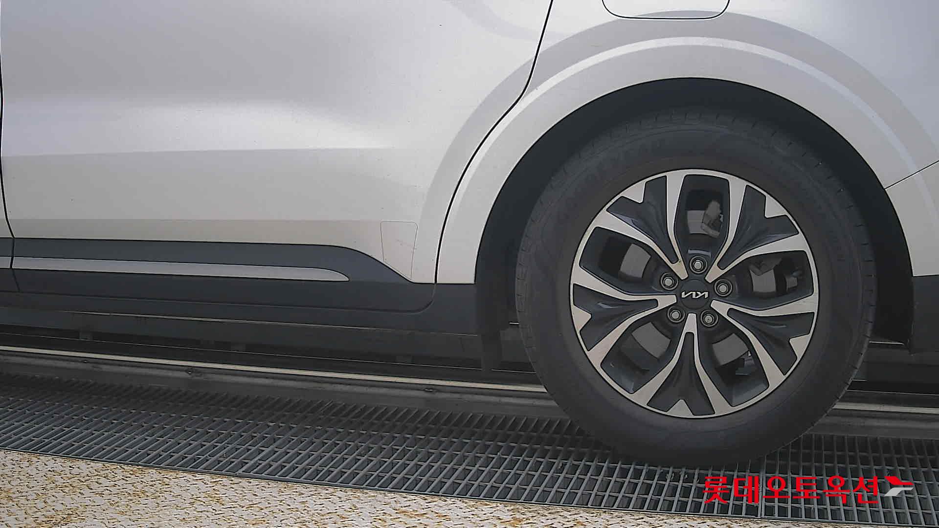2023 - kia carnival