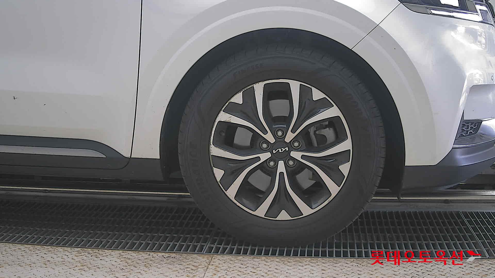 2023 - kia carnival