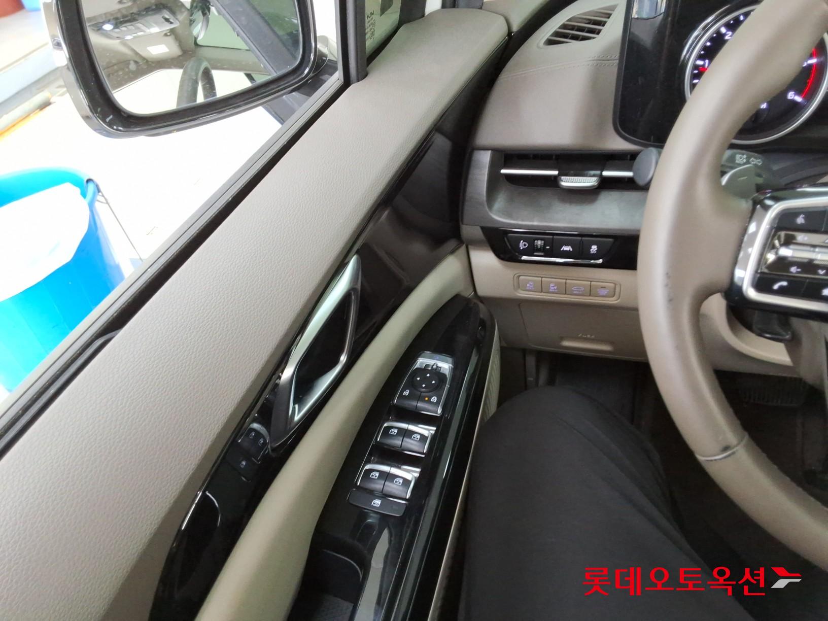 2023 - kia carnival
