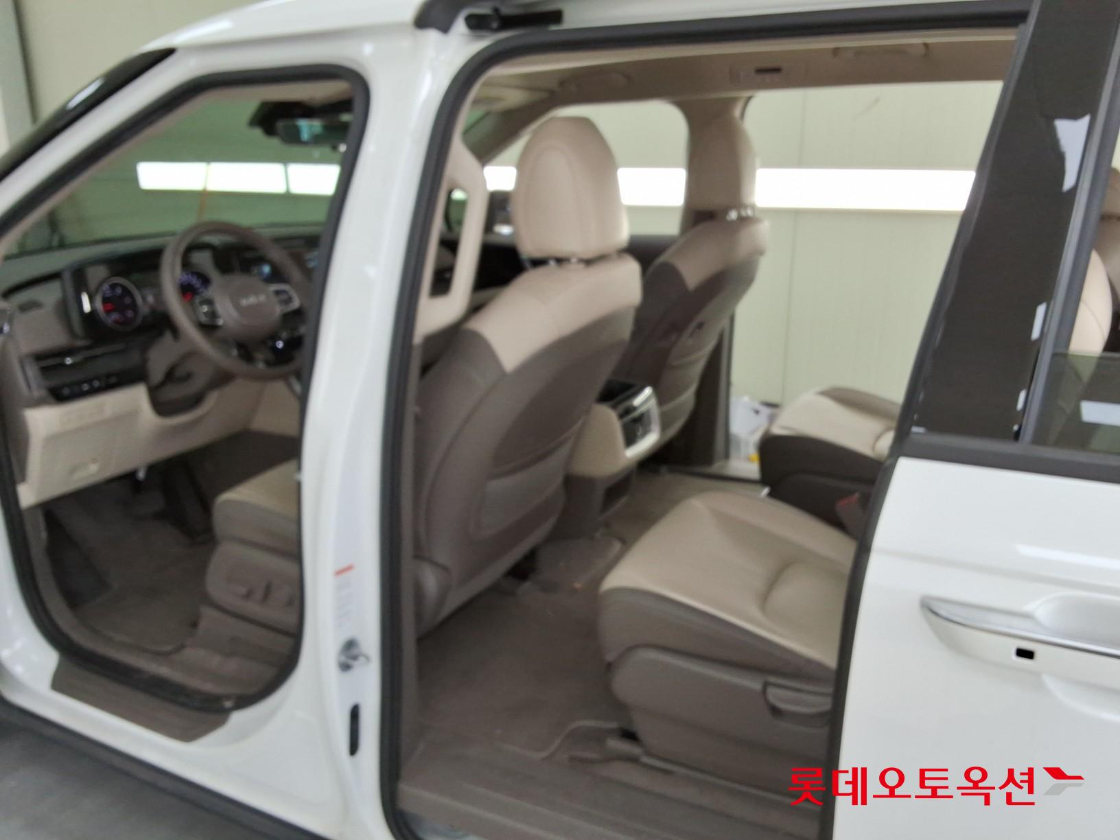 2023 - kia carnival