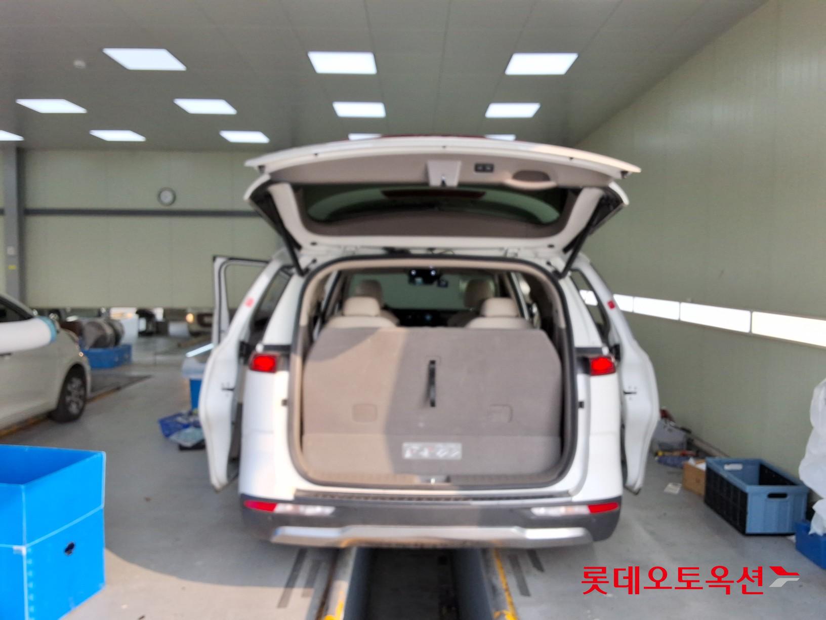 2023 - kia carnival