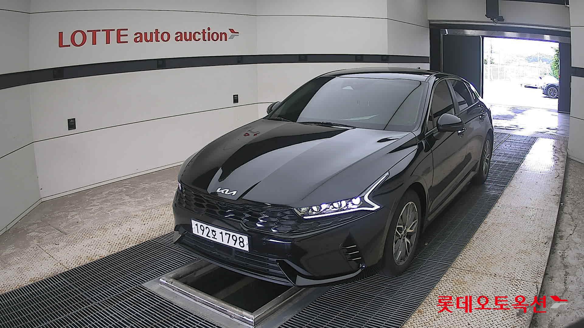 2022 - kia k5
