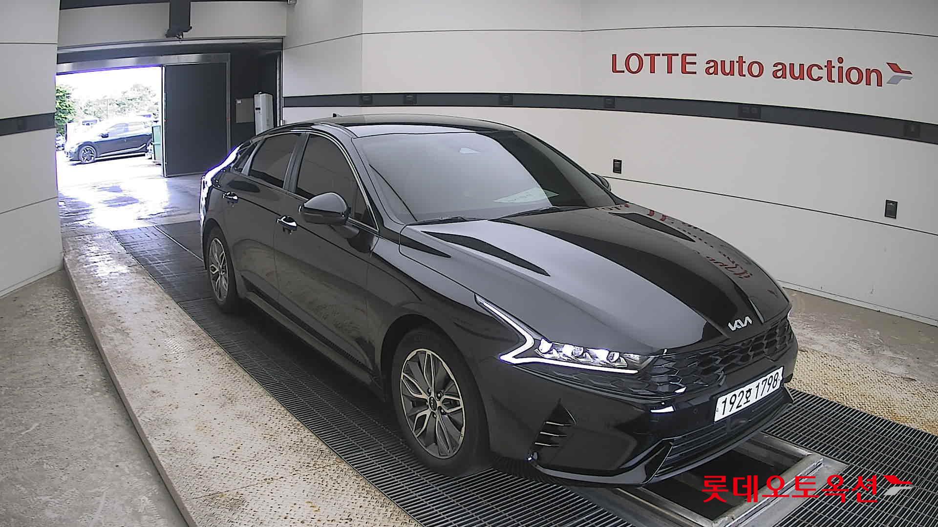 2022 - kia k5