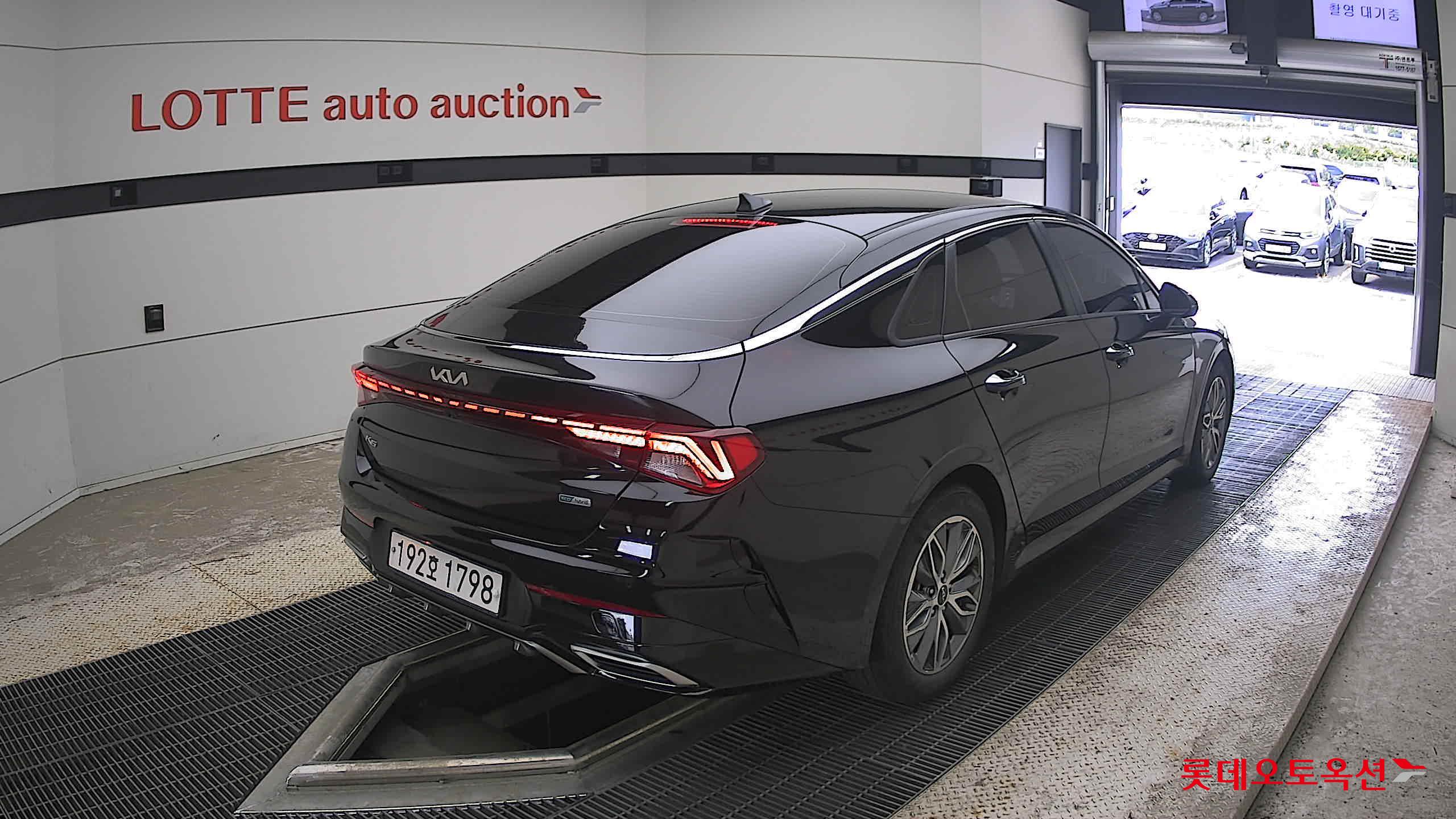 2022 - kia k5