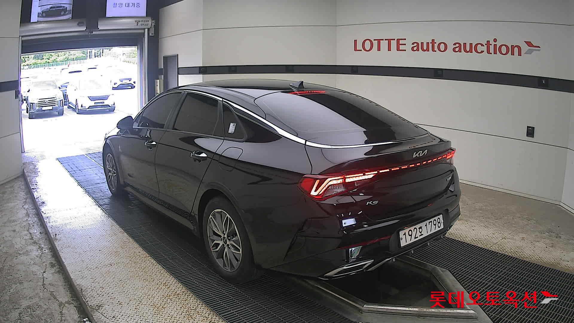 2022 - kia k5