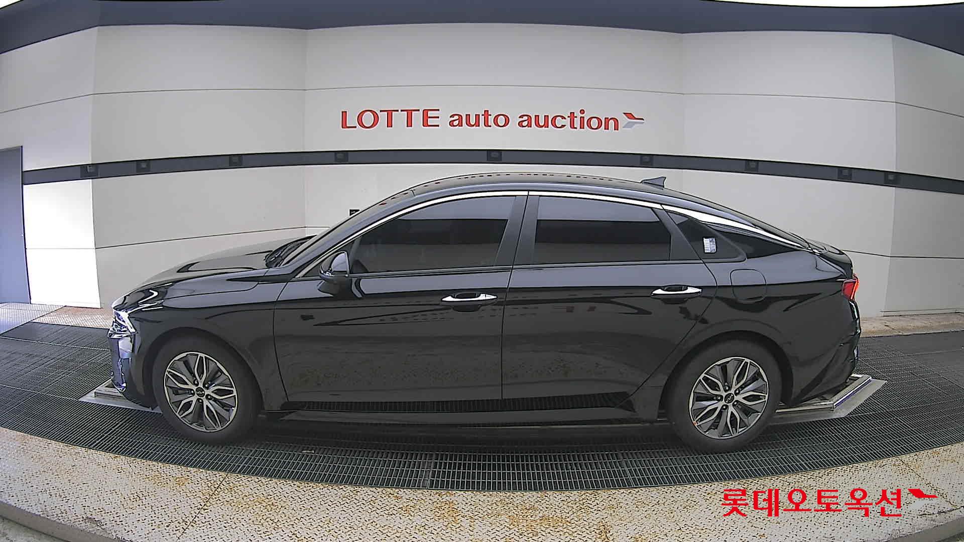 2022 - kia k5