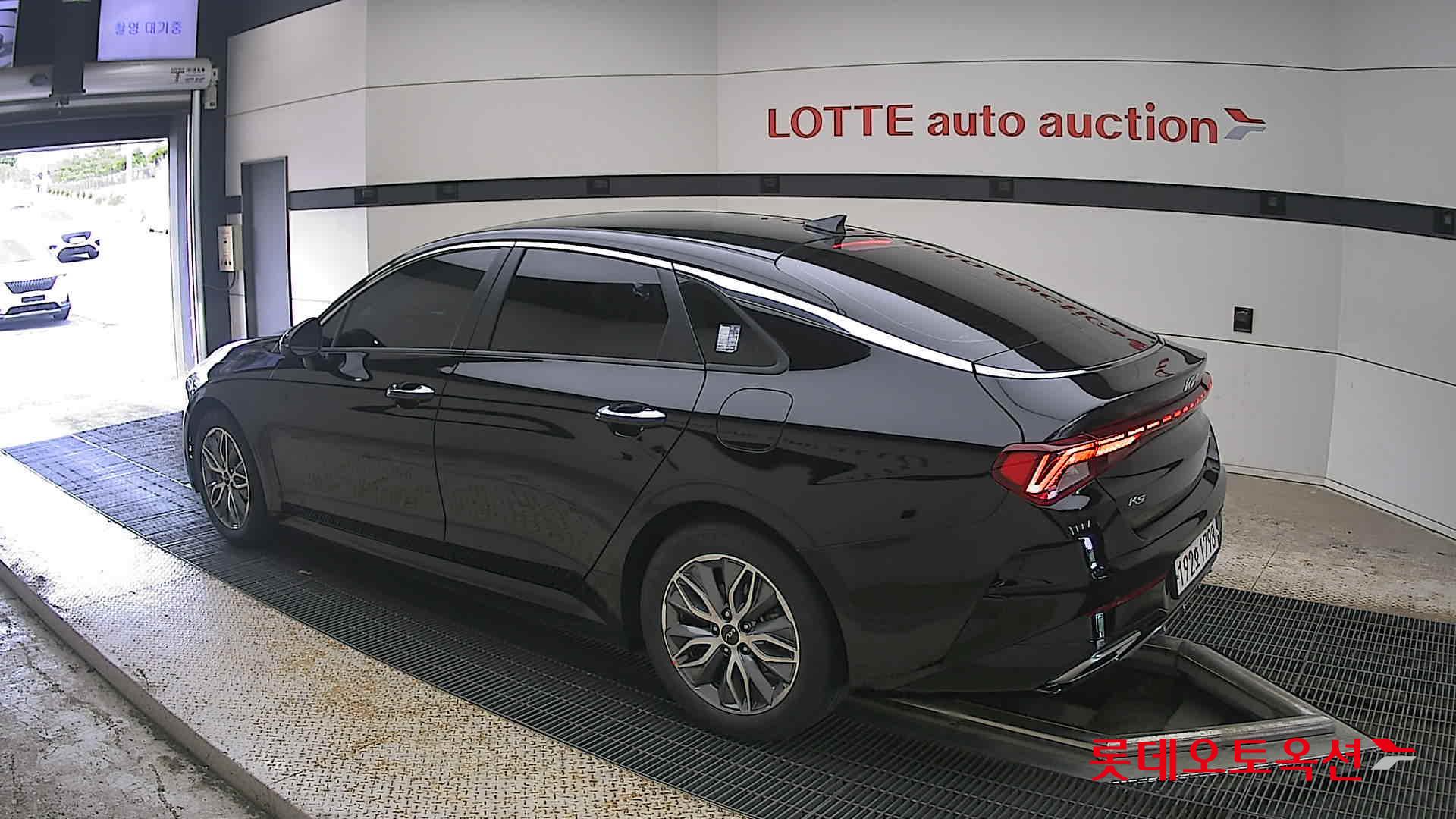 2022 - kia k5
