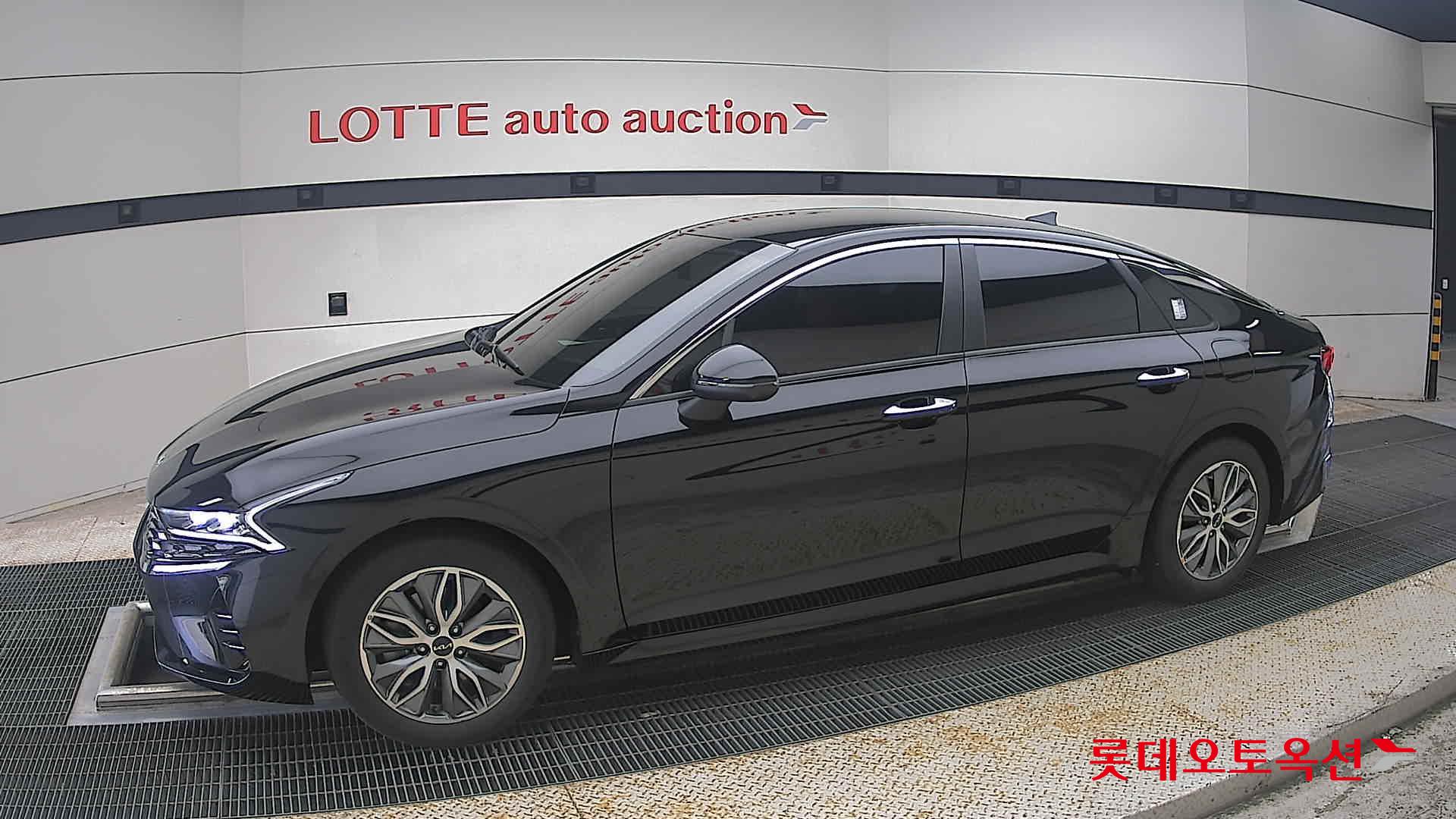 2022 - kia k5