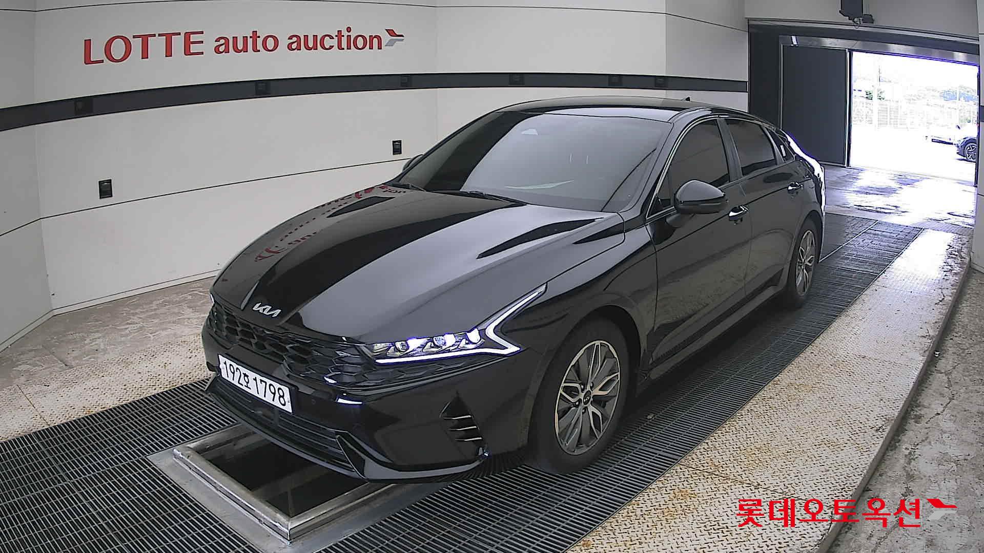 2022 - kia k5
