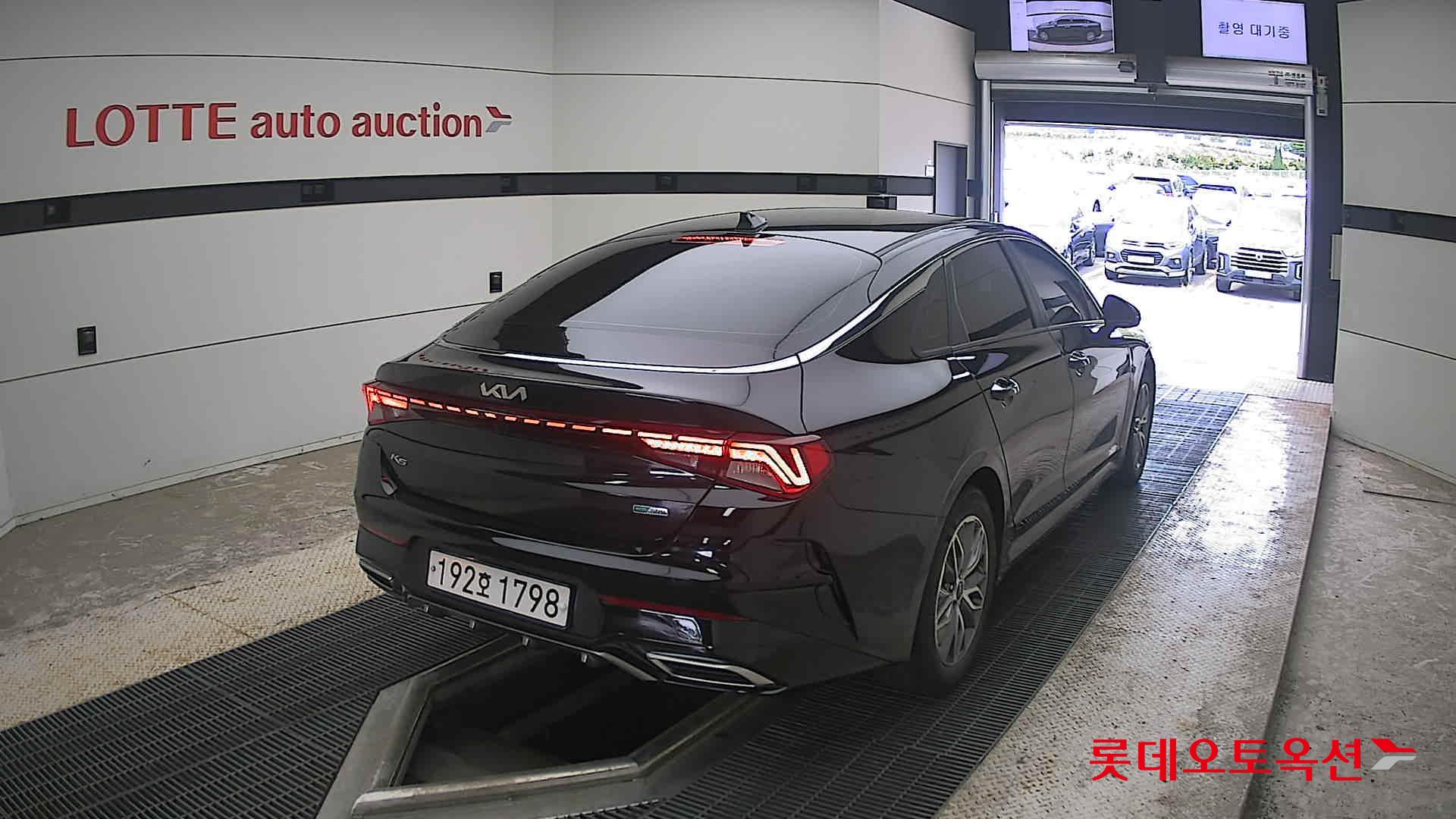 2022 - kia k5