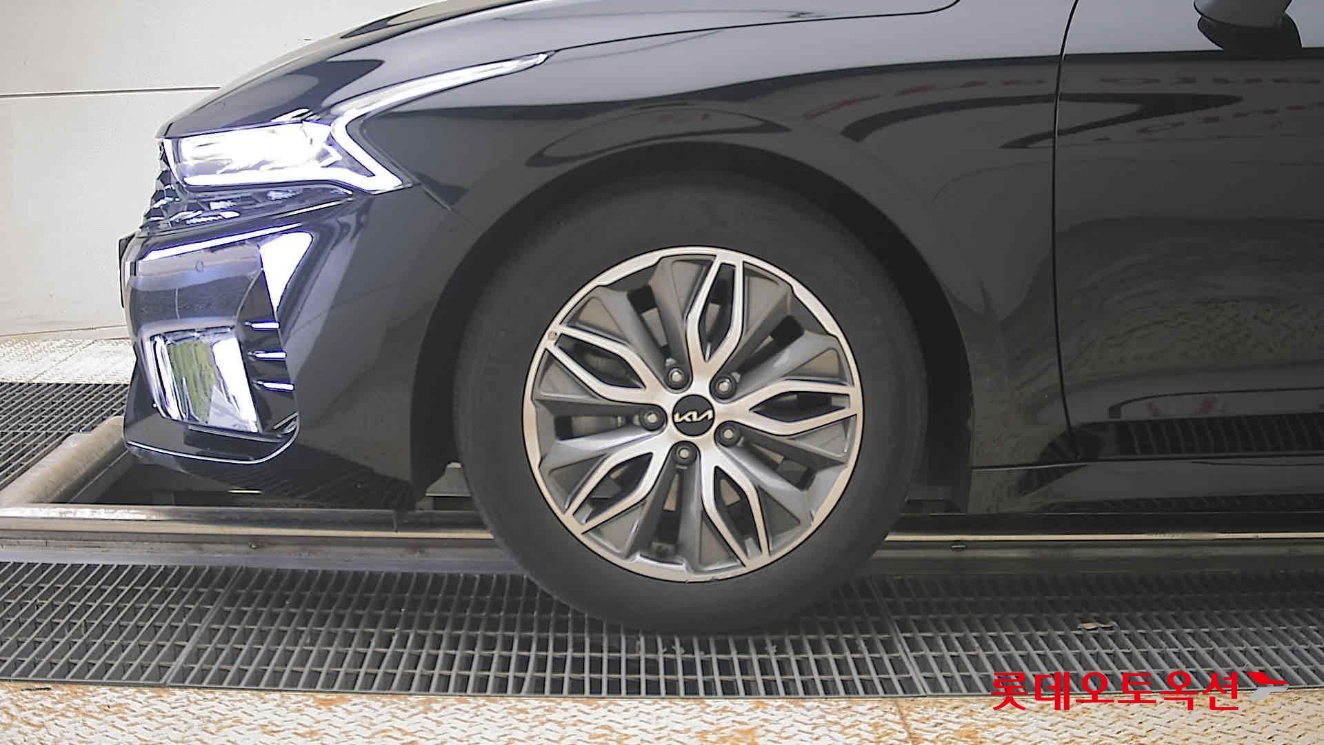 2022 - kia k5