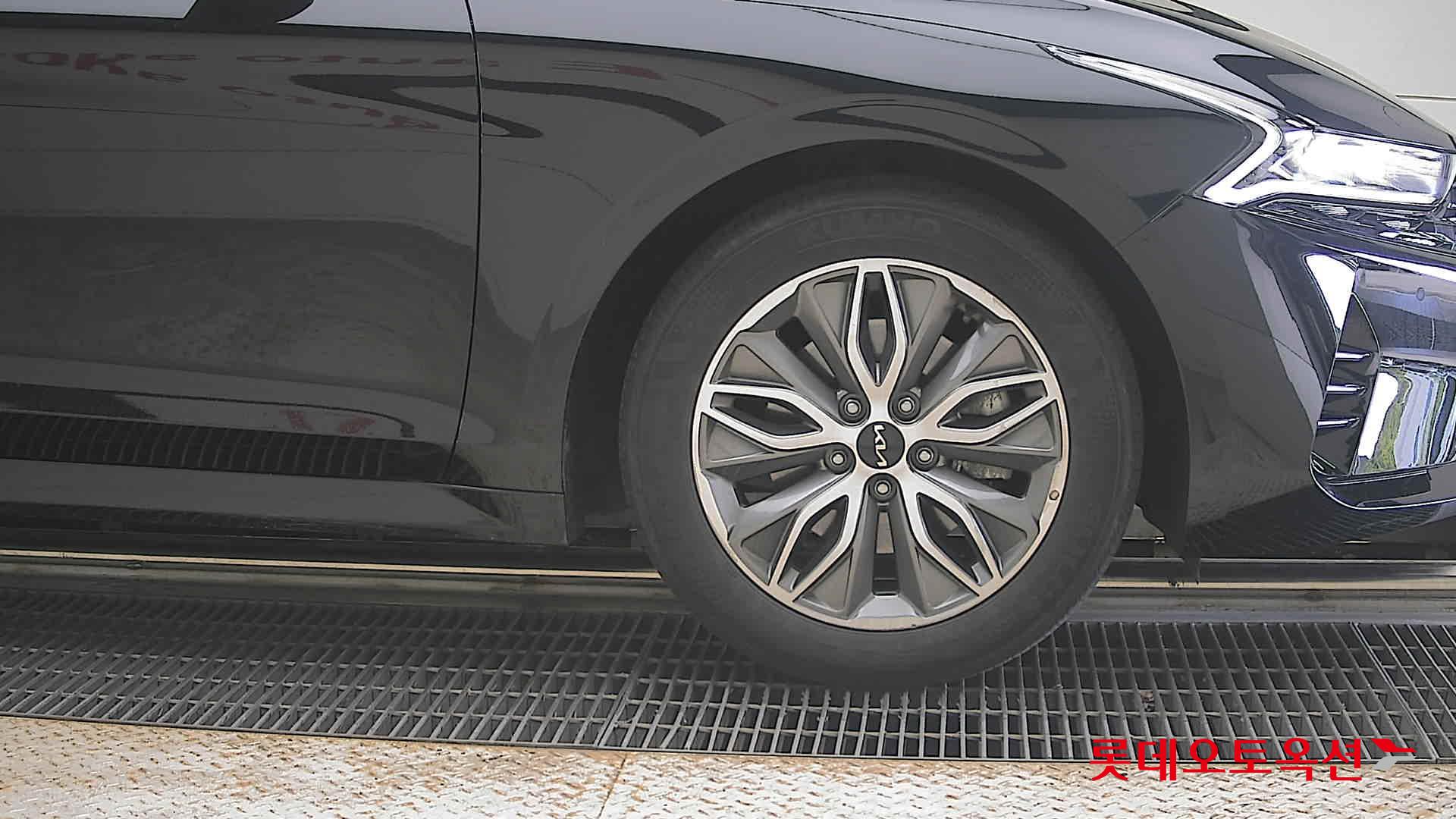 2022 - kia k5
