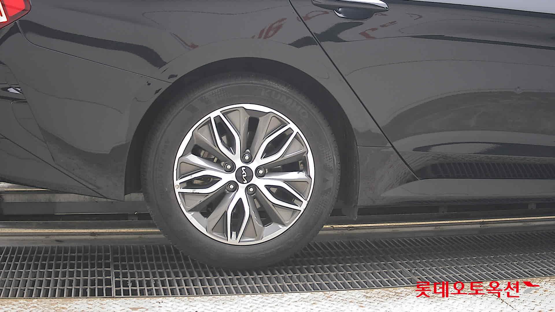 2022 - kia k5