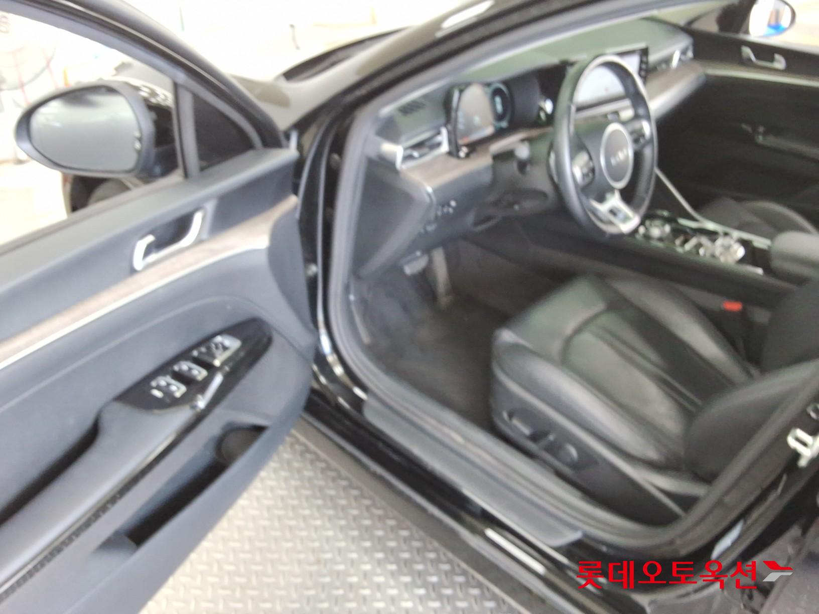 2022 - kia k5