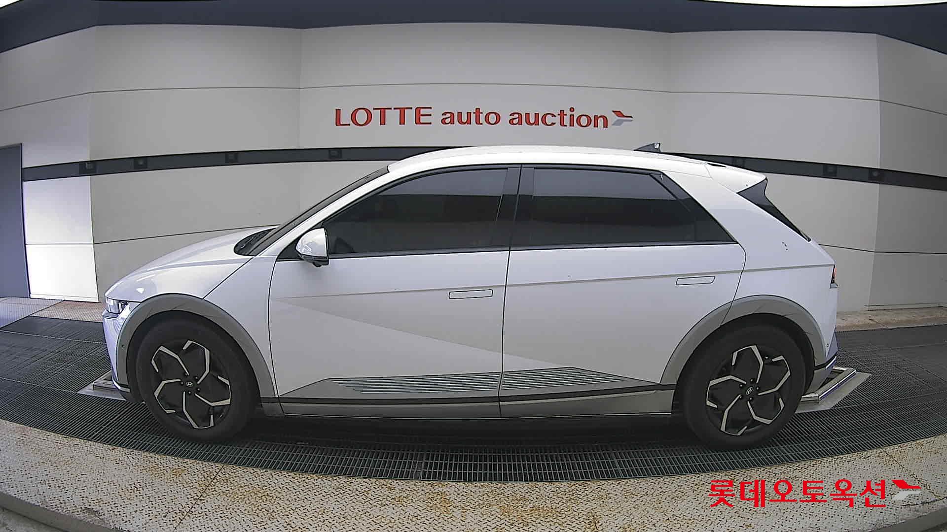 2022 - hyundai ioniq