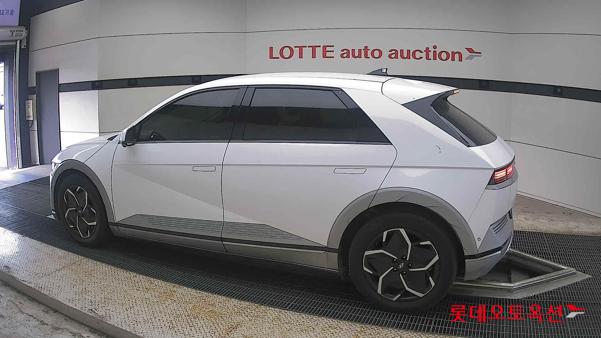 2022 - hyundai ioniq