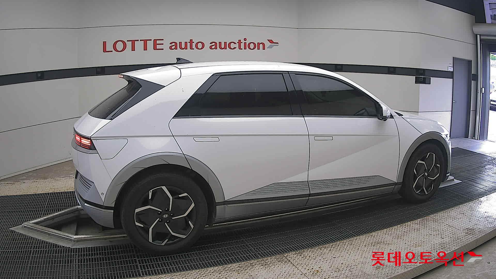 2022 - hyundai ioniq