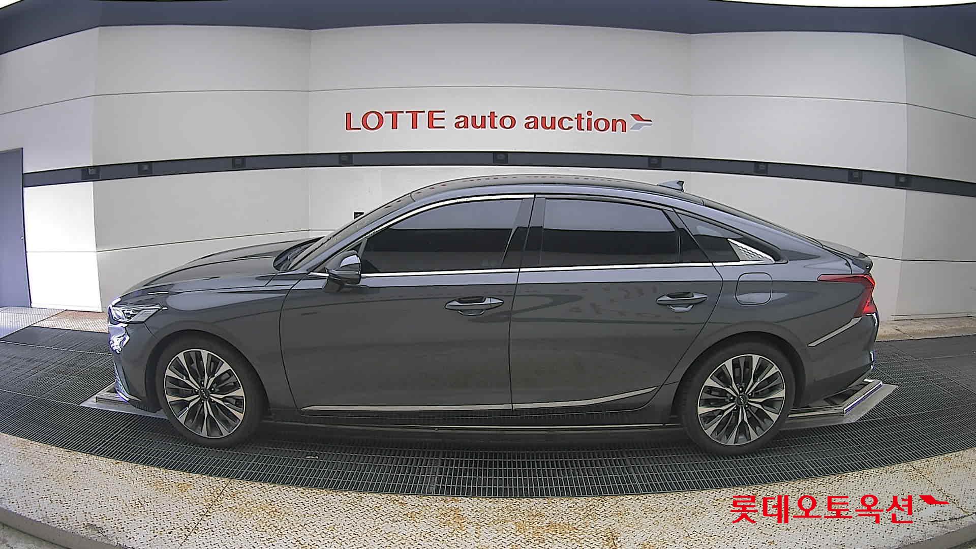 2022 - kia k8
