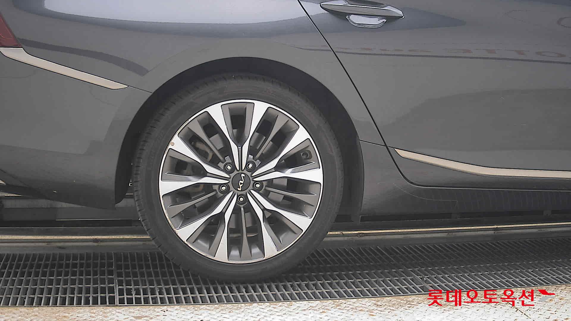 2022 - kia k8