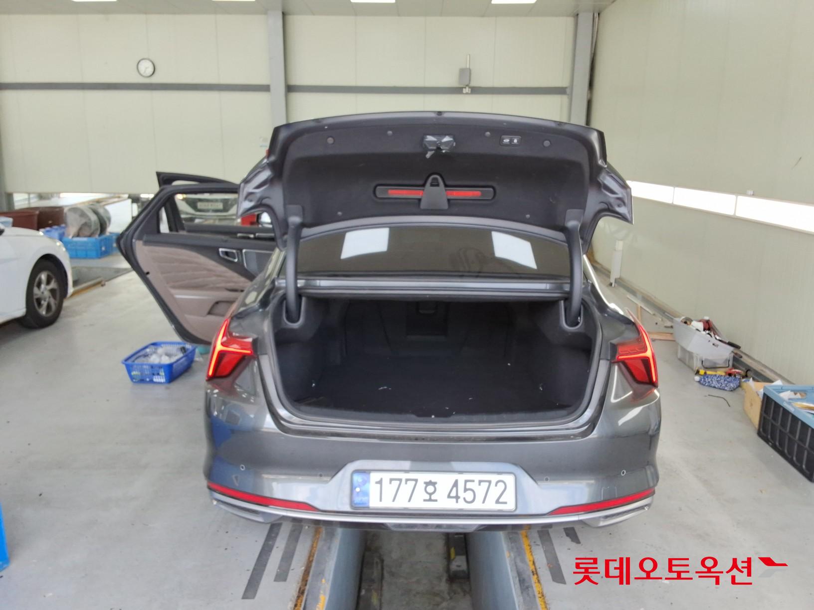 2022 - kia k8