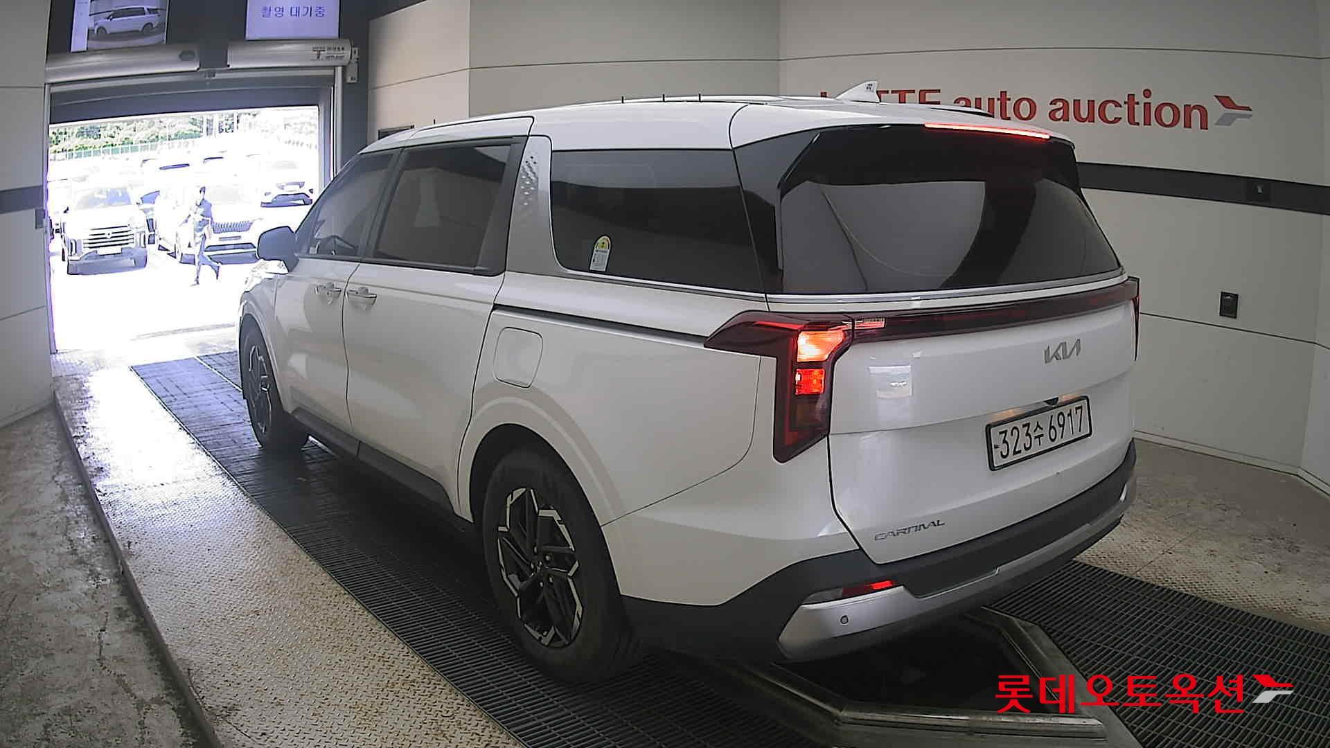 2024 - kia carnival
