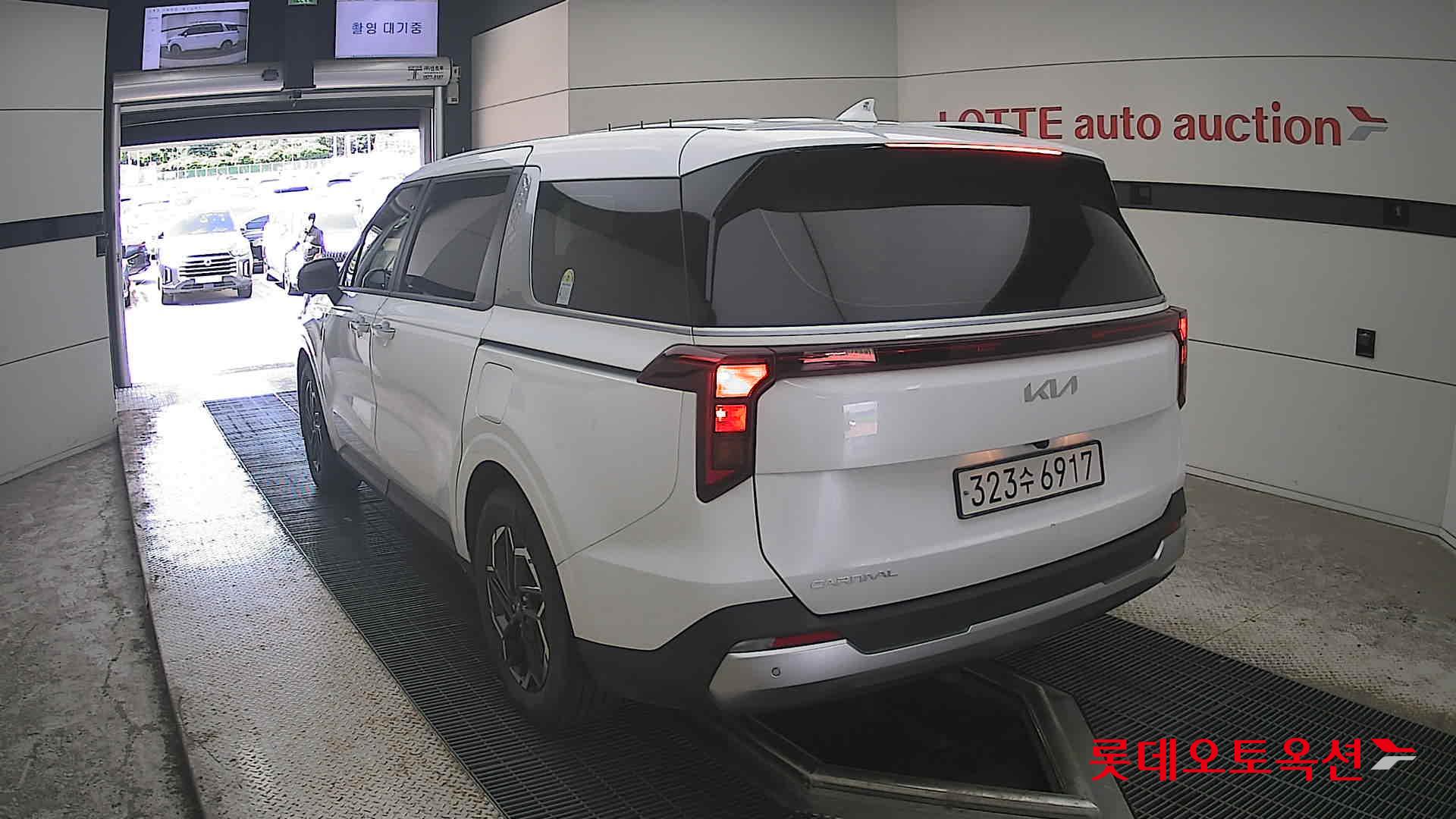 2024 - kia carnival
