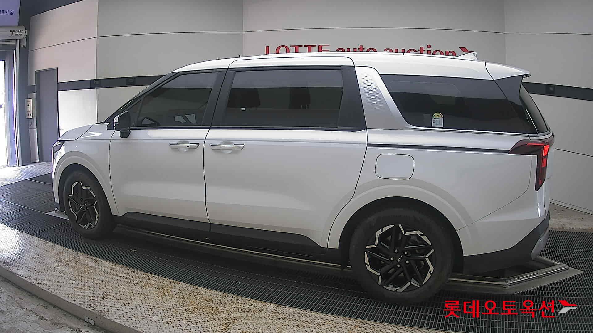 2024 - kia carnival