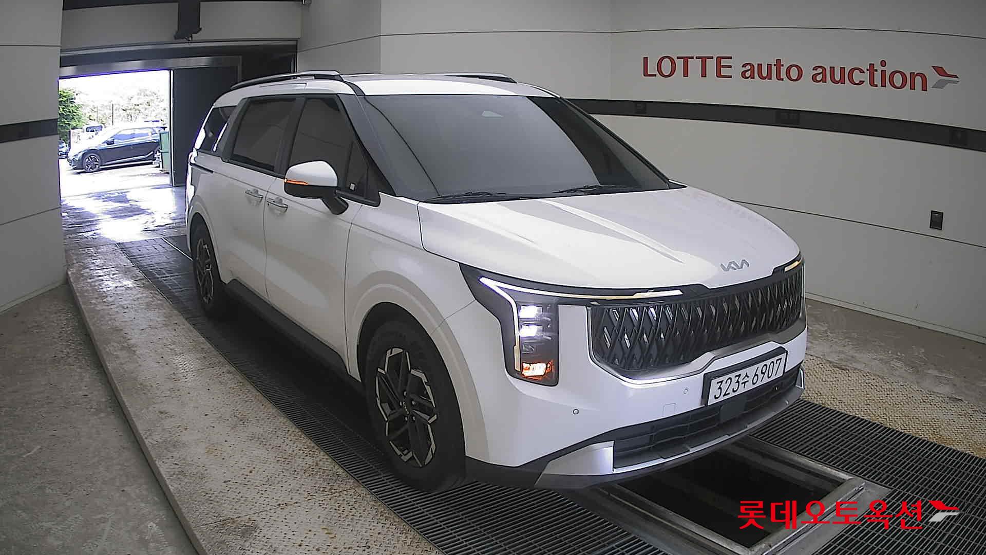 2024 - kia carnival