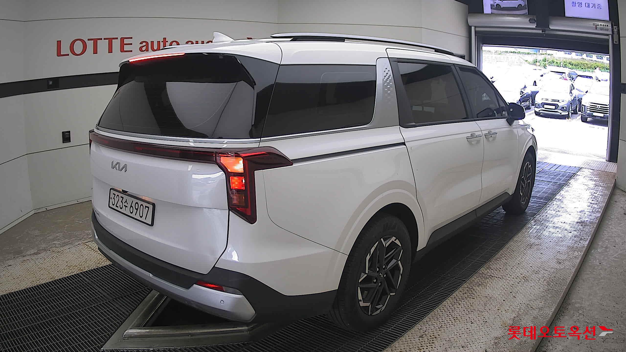2024 - kia carnival