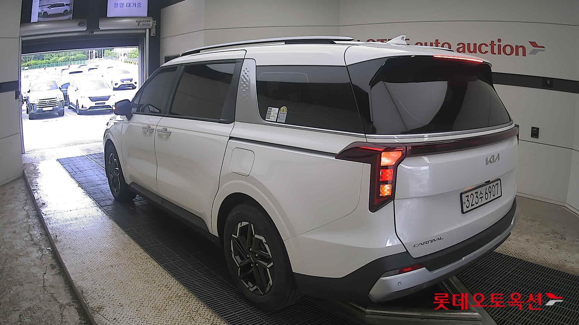 2024 - kia carnival