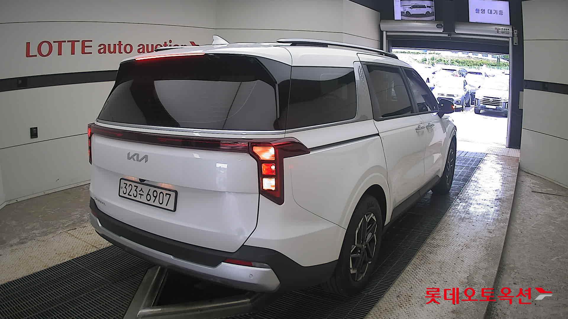 2024 - kia carnival