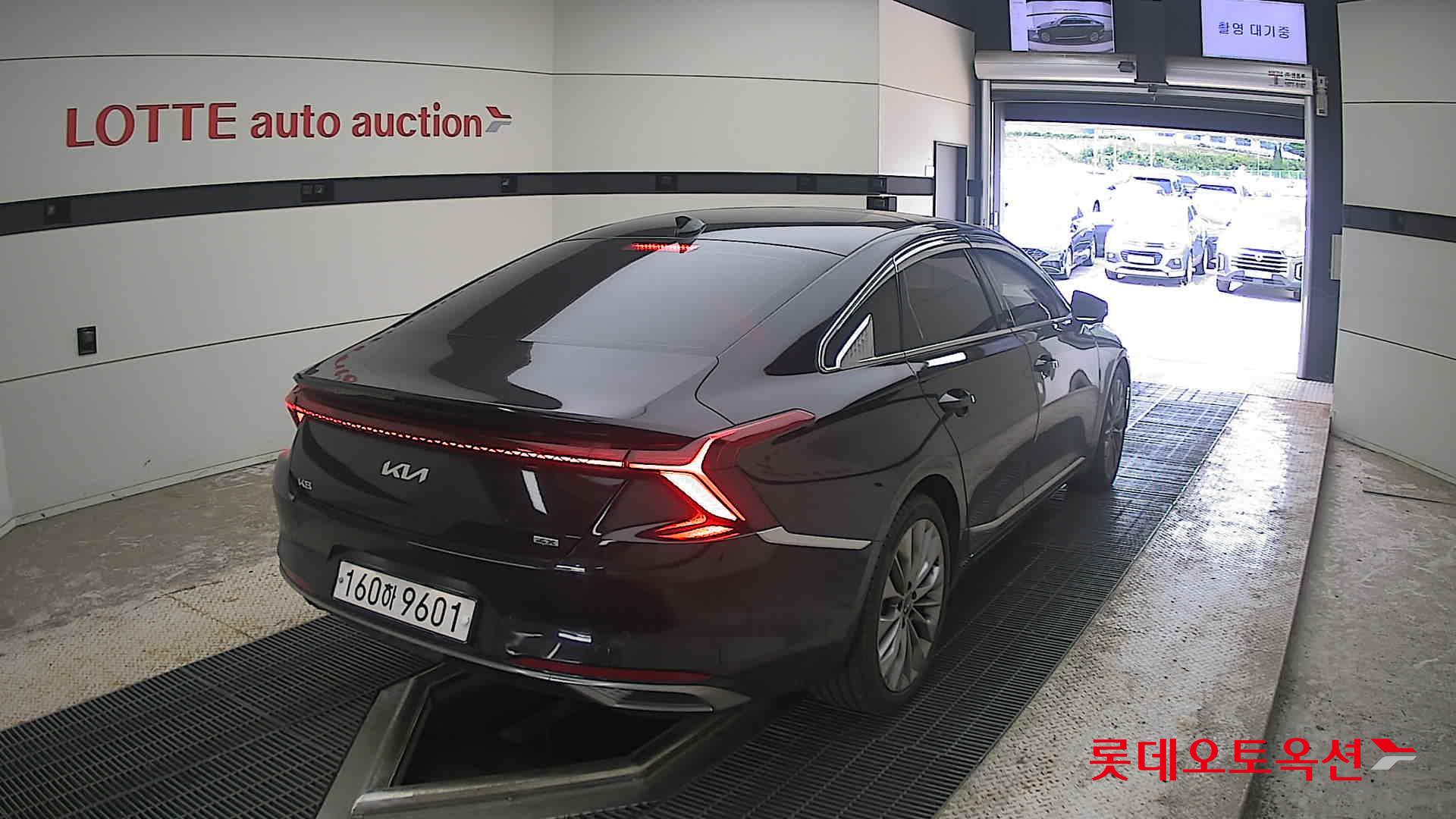 2022 - kia k8