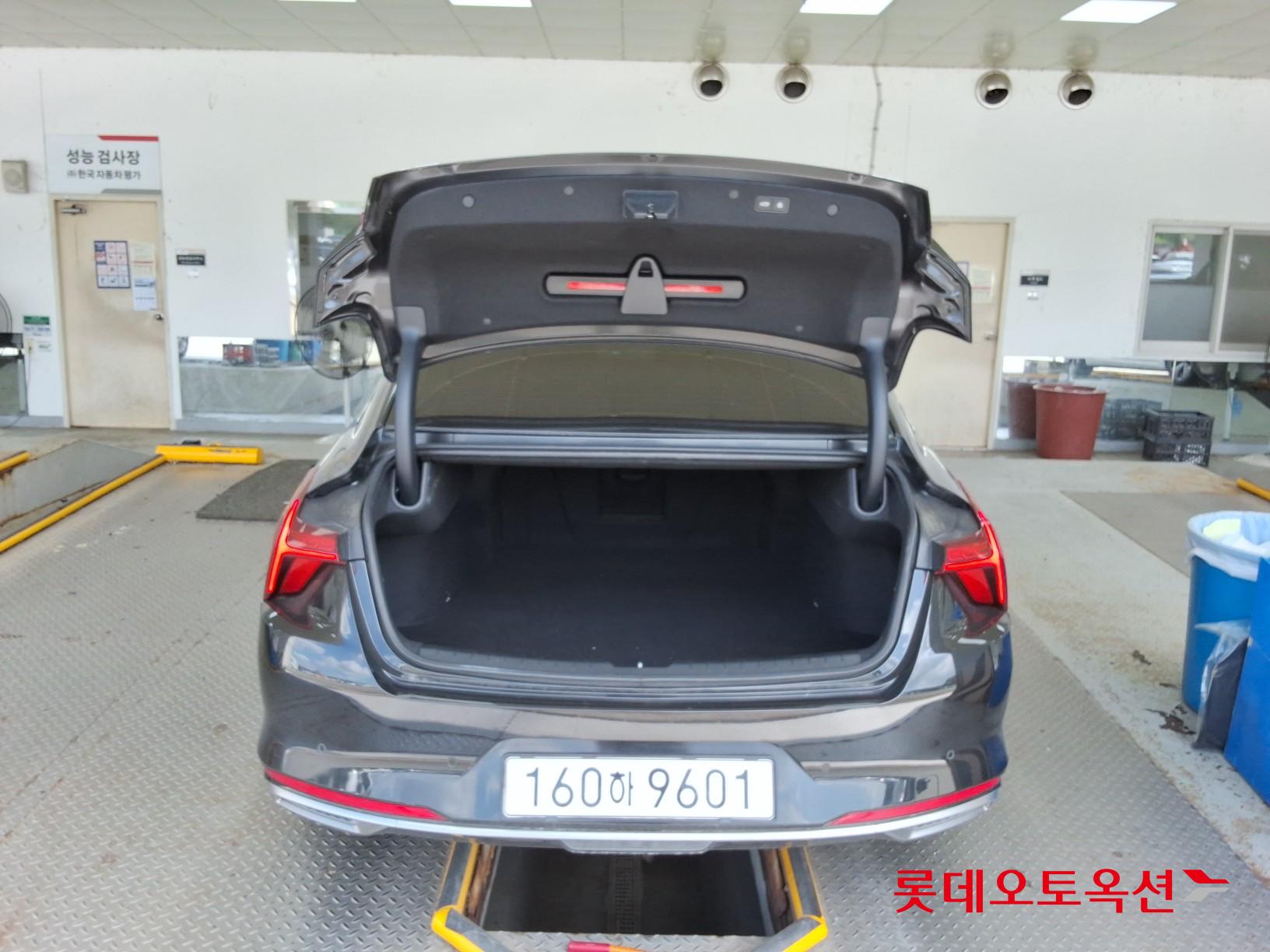 2022 - kia k8