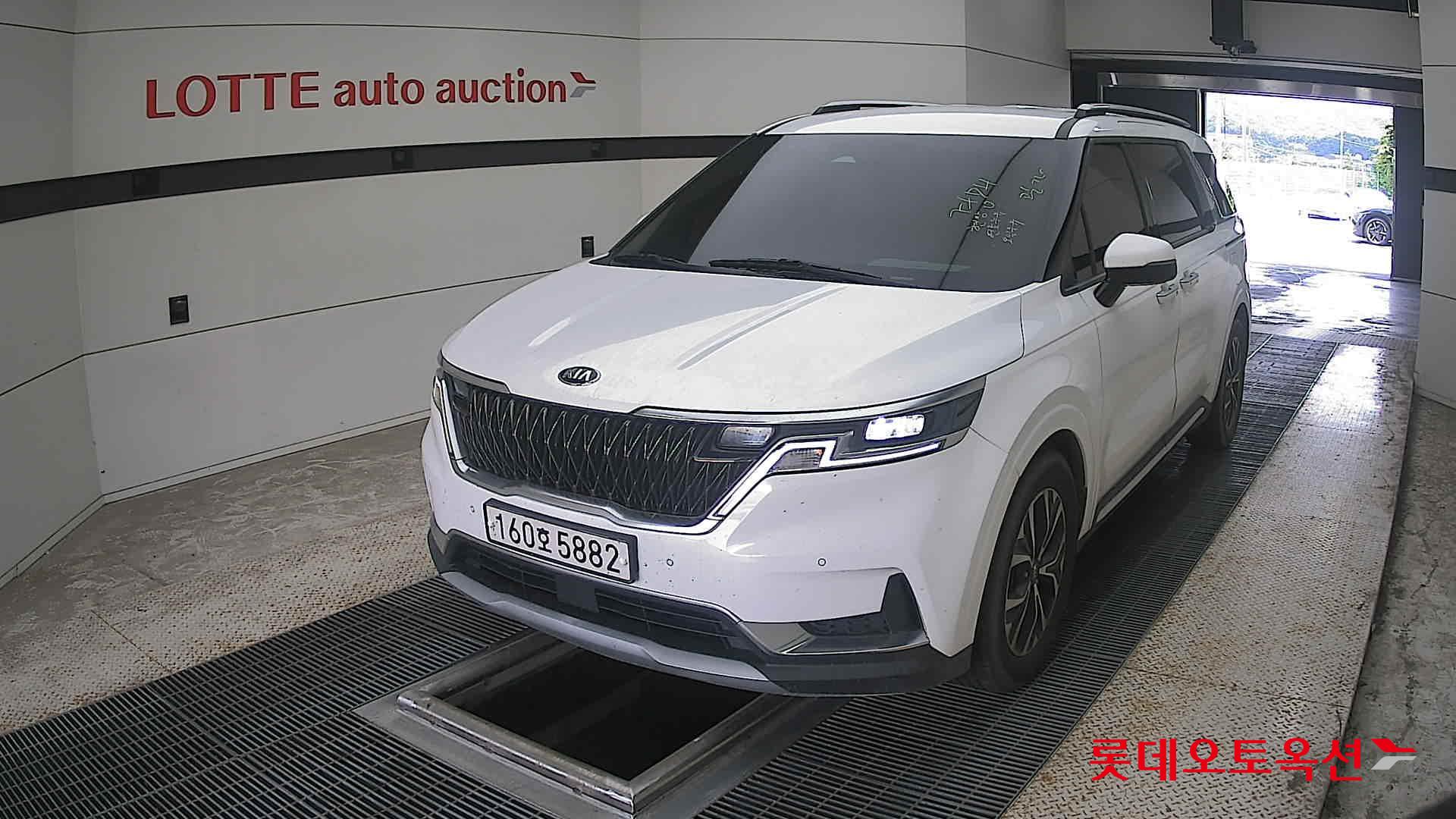 2021 - kia carnival