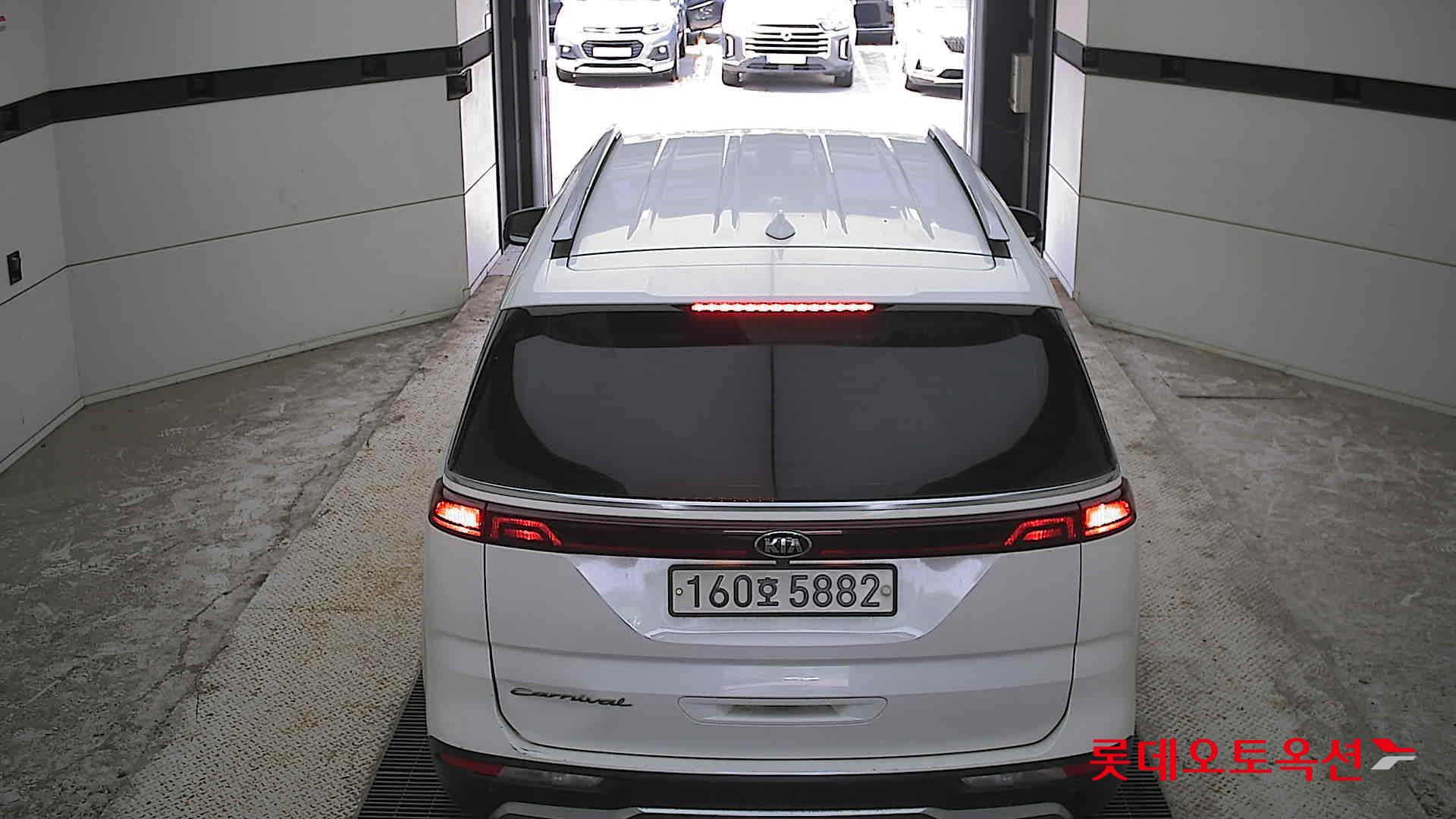 2021 - kia carnival