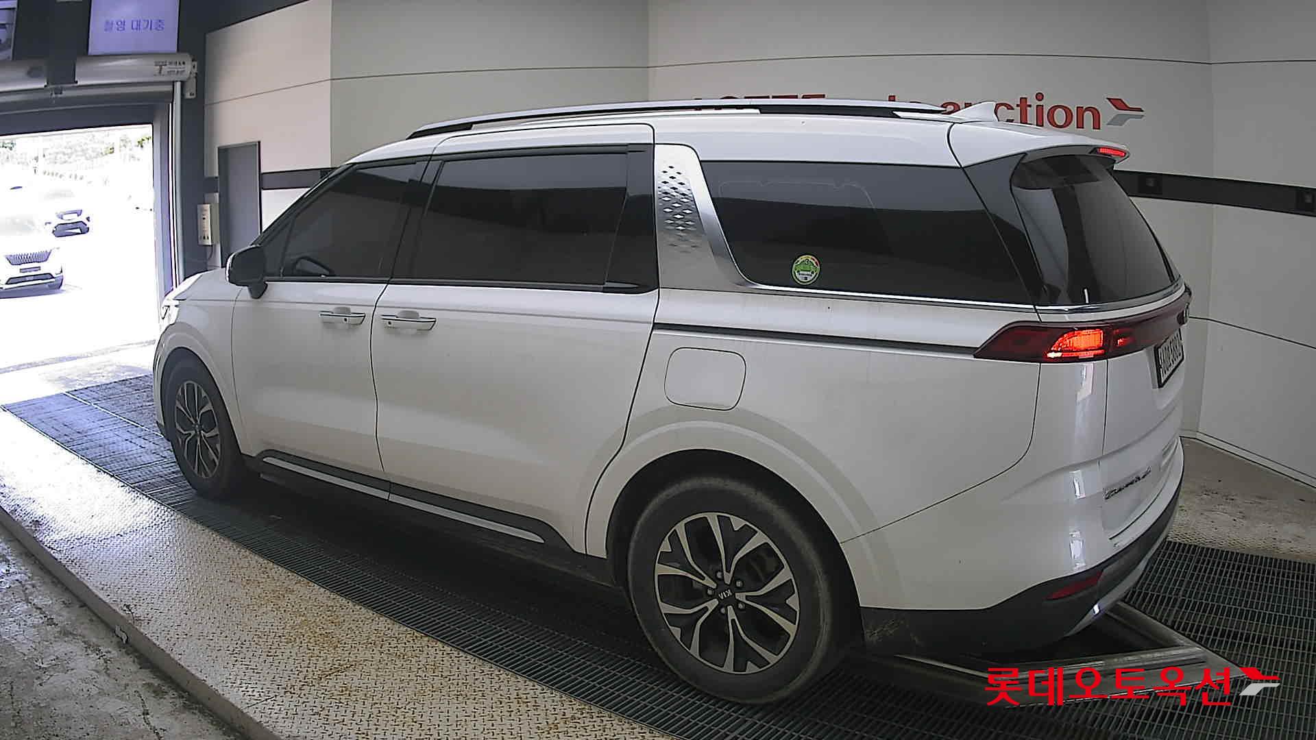 2021 - kia carnival